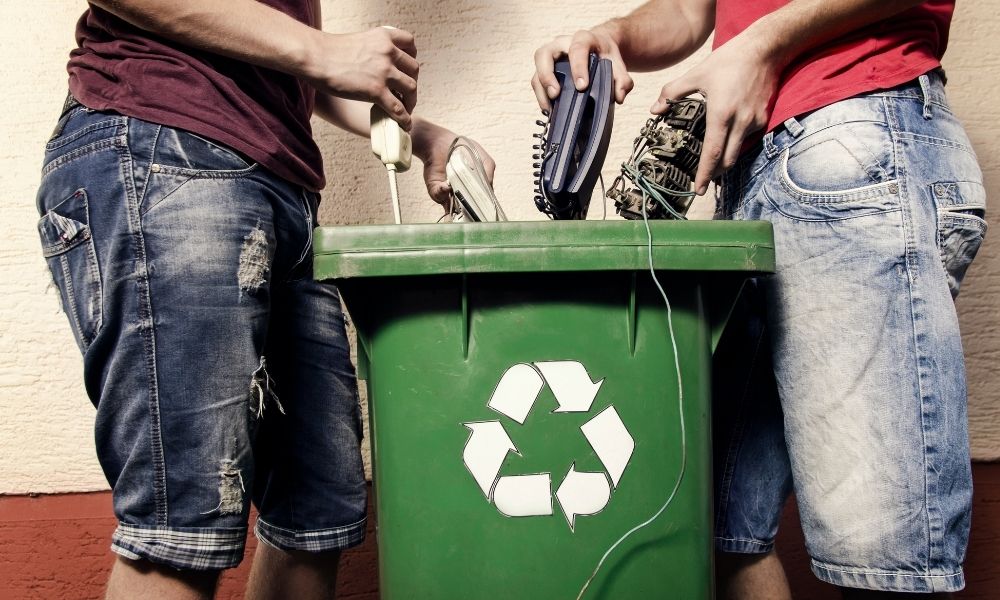 Discover the best recycling methods for e-debris